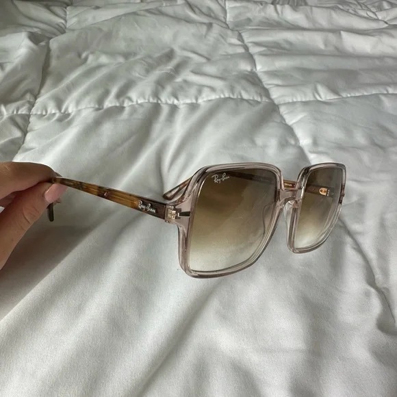 Ray-Ban sunglasses! Good condition!